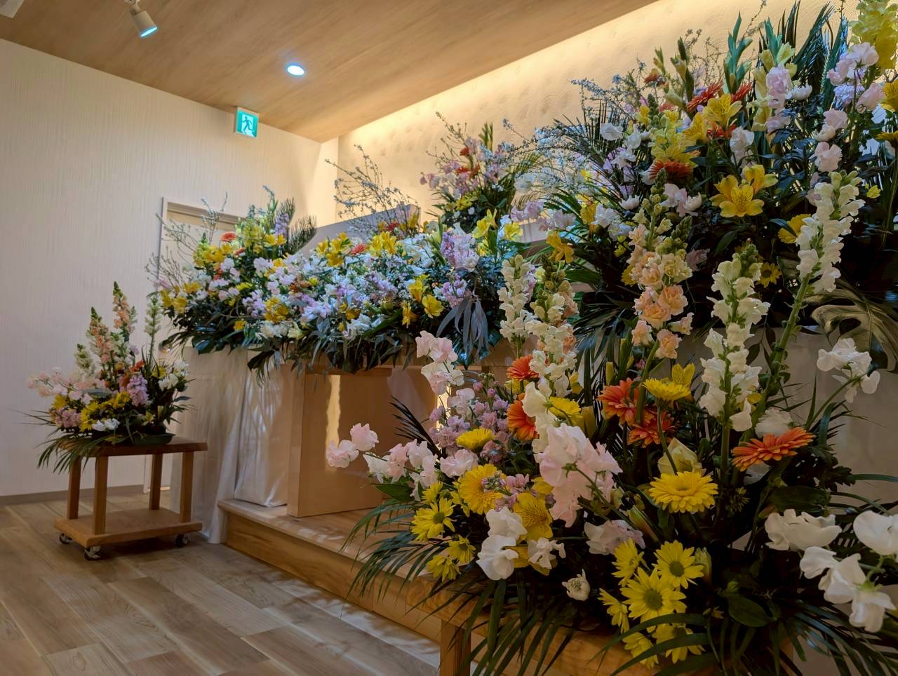 思い出を彩るお花の葬儀スタイル
